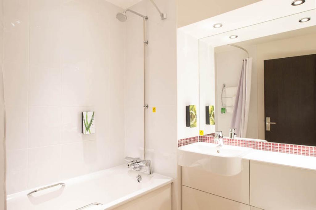 Premier Inn Norwich City Centre - Duke Street Екстер'єр фото